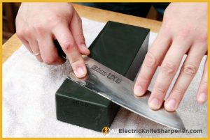 How to sharpen a knife with manual stone sharpeners