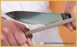 Sharpen a knife with Honing Rod